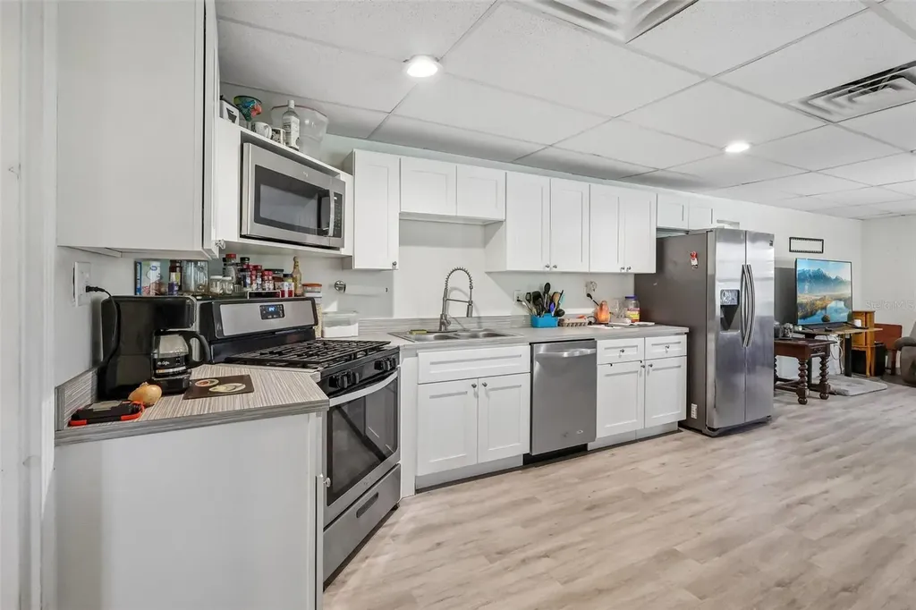 2315 Edgewater Avenue Leesburg FL 34748