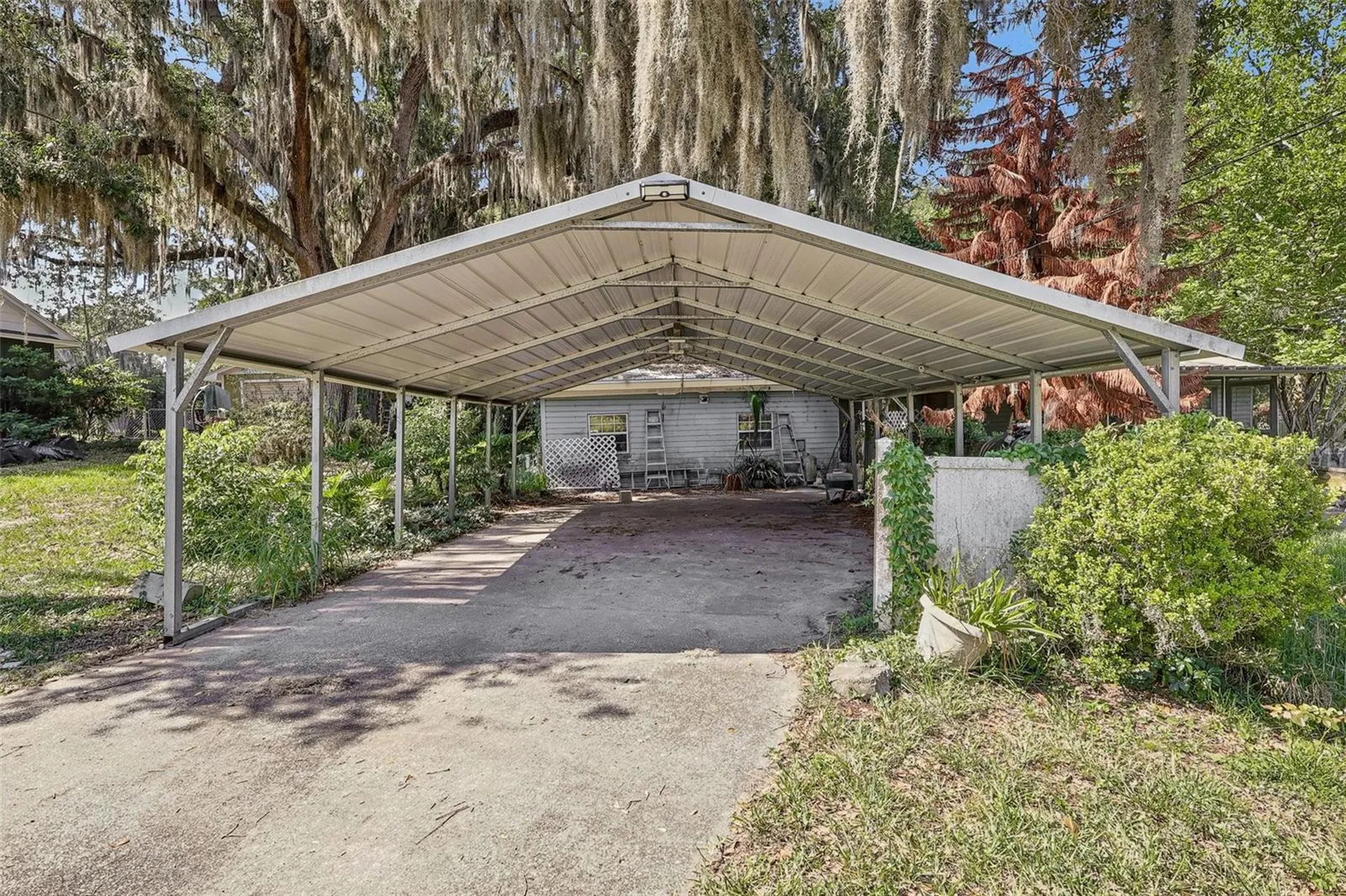 2315 Edgewater Avenue Leesburg FL 34748