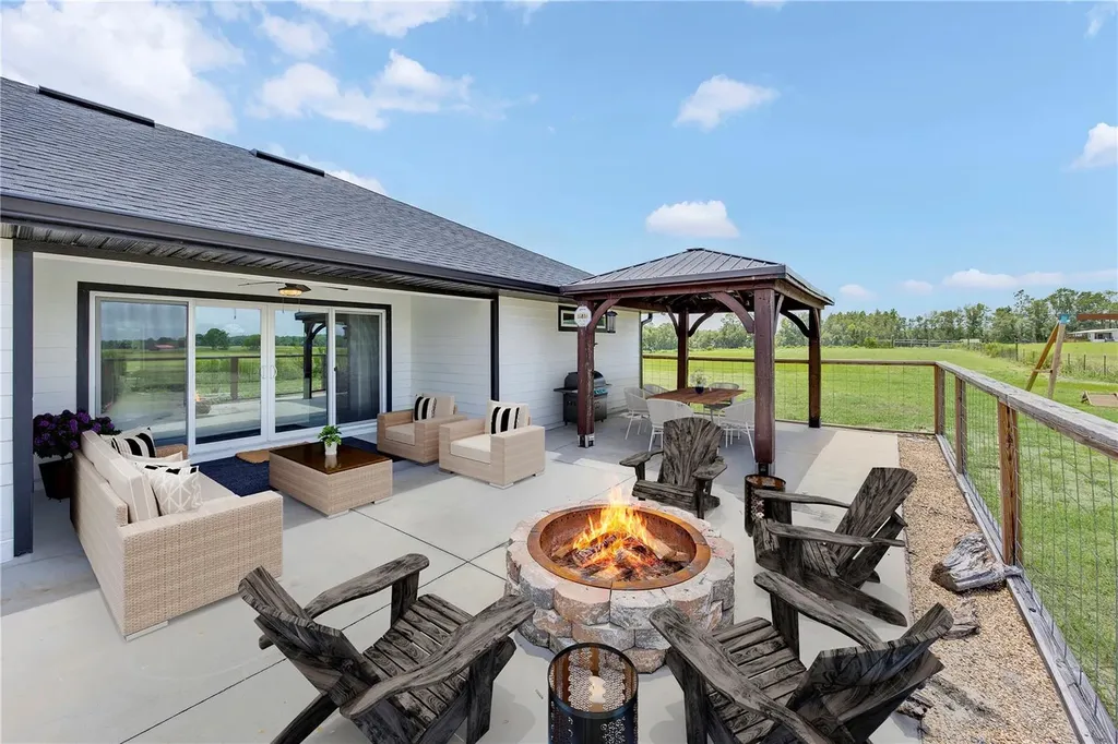 10240 NW 7th Terrace Branford FL 32008