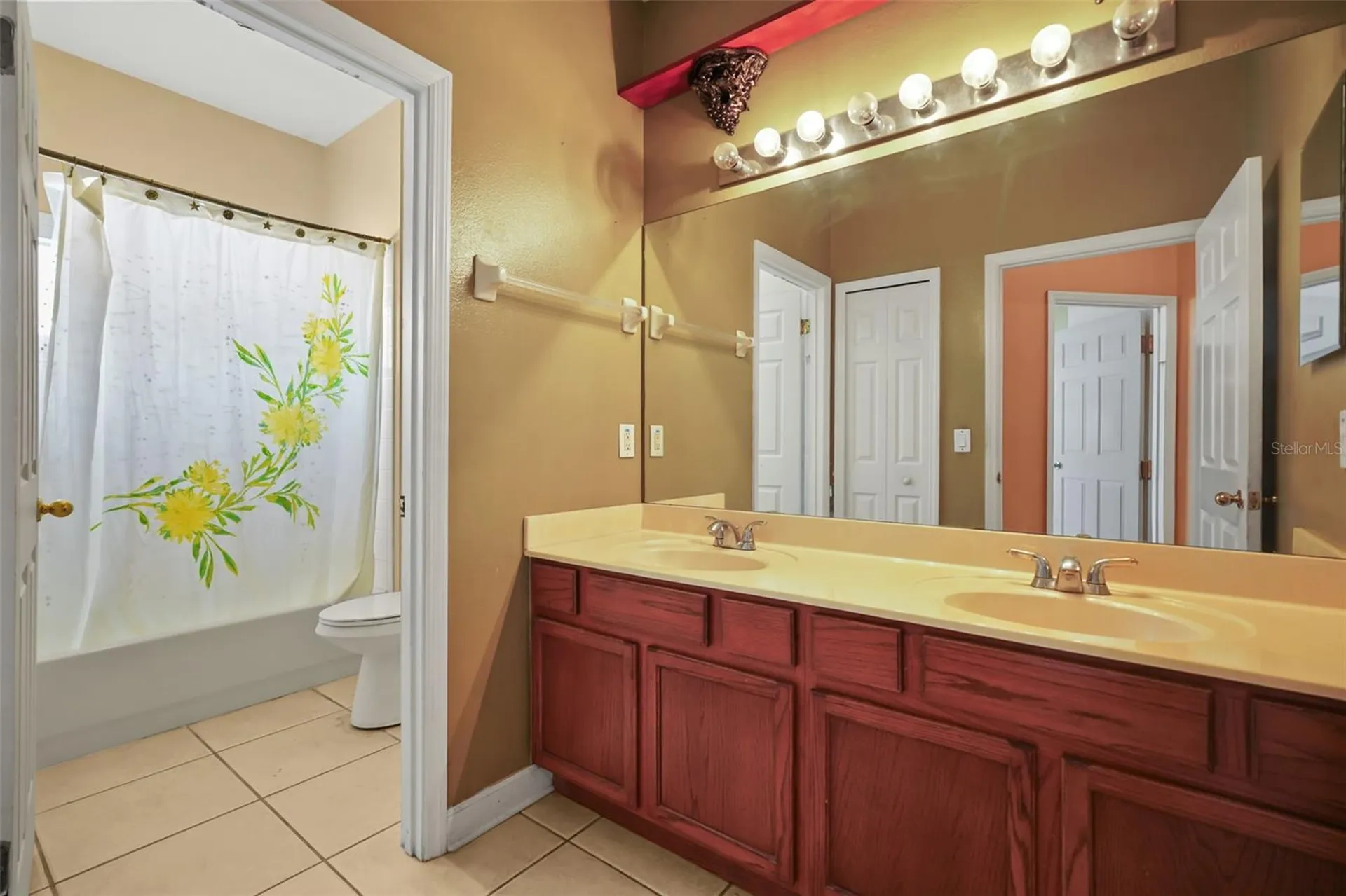 1907 Derby Glen Drive Orlando FL 32837