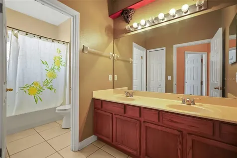 1907 Derby Glen Drive Orlando FL 32837