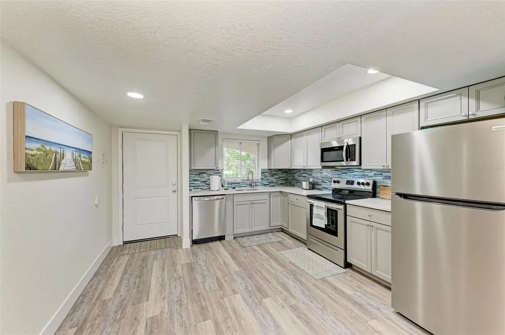 6470 Hollywood Boulevard Sarasota FL 34231