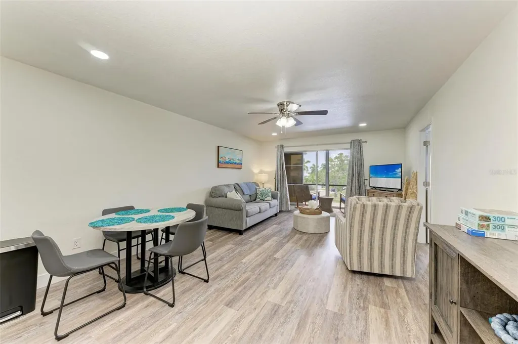 6470 Hollywood Boulevard Sarasota FL 34231