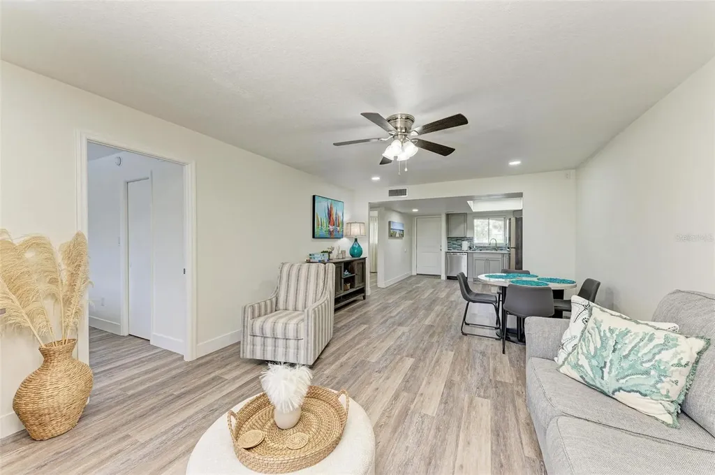 6470 Hollywood Boulevard Sarasota FL 34231