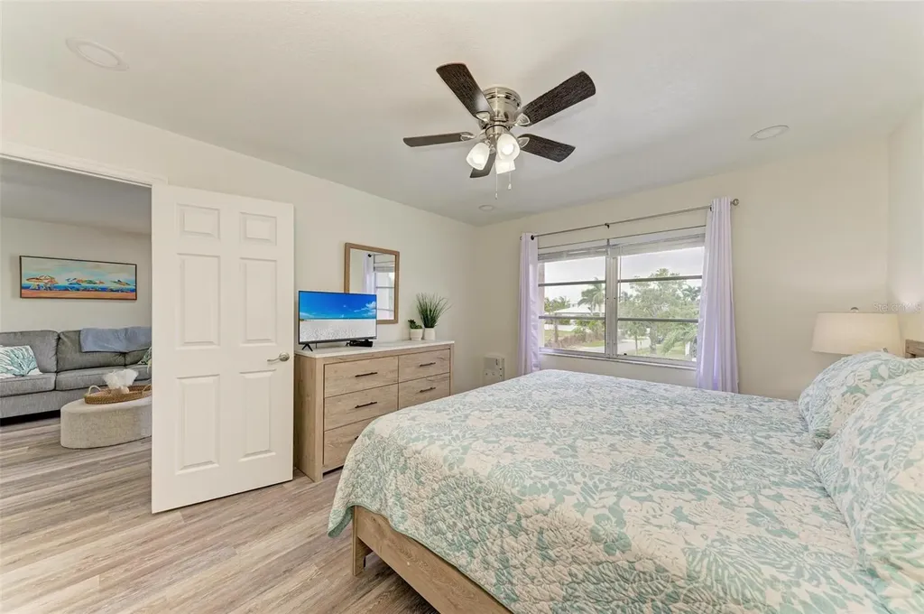 6470 Hollywood Boulevard Sarasota FL 34231