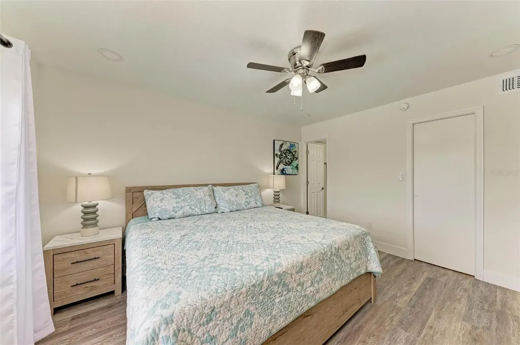 6470 Hollywood Boulevard Sarasota FL 34231