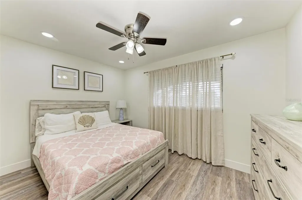 6470 Hollywood Boulevard Sarasota FL 34231