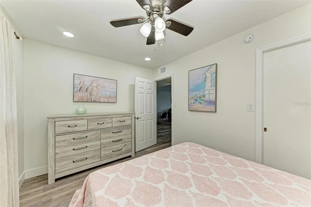 6470 Hollywood Boulevard Sarasota FL 34231