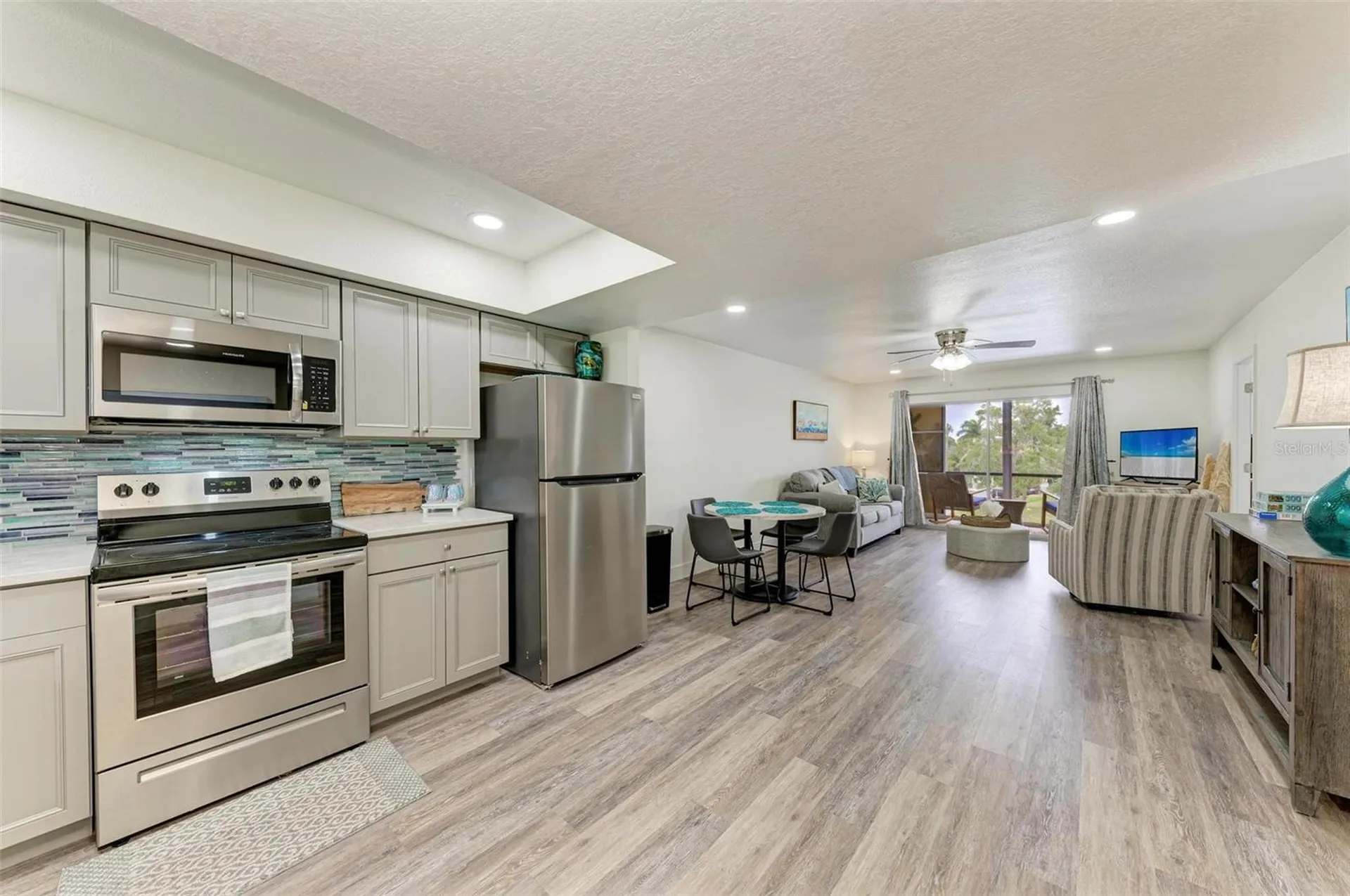 6470 Hollywood Boulevard Sarasota FL 34231