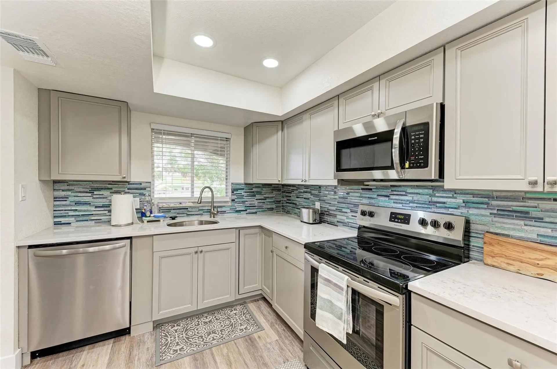 6470 Hollywood Boulevard Sarasota FL 34231