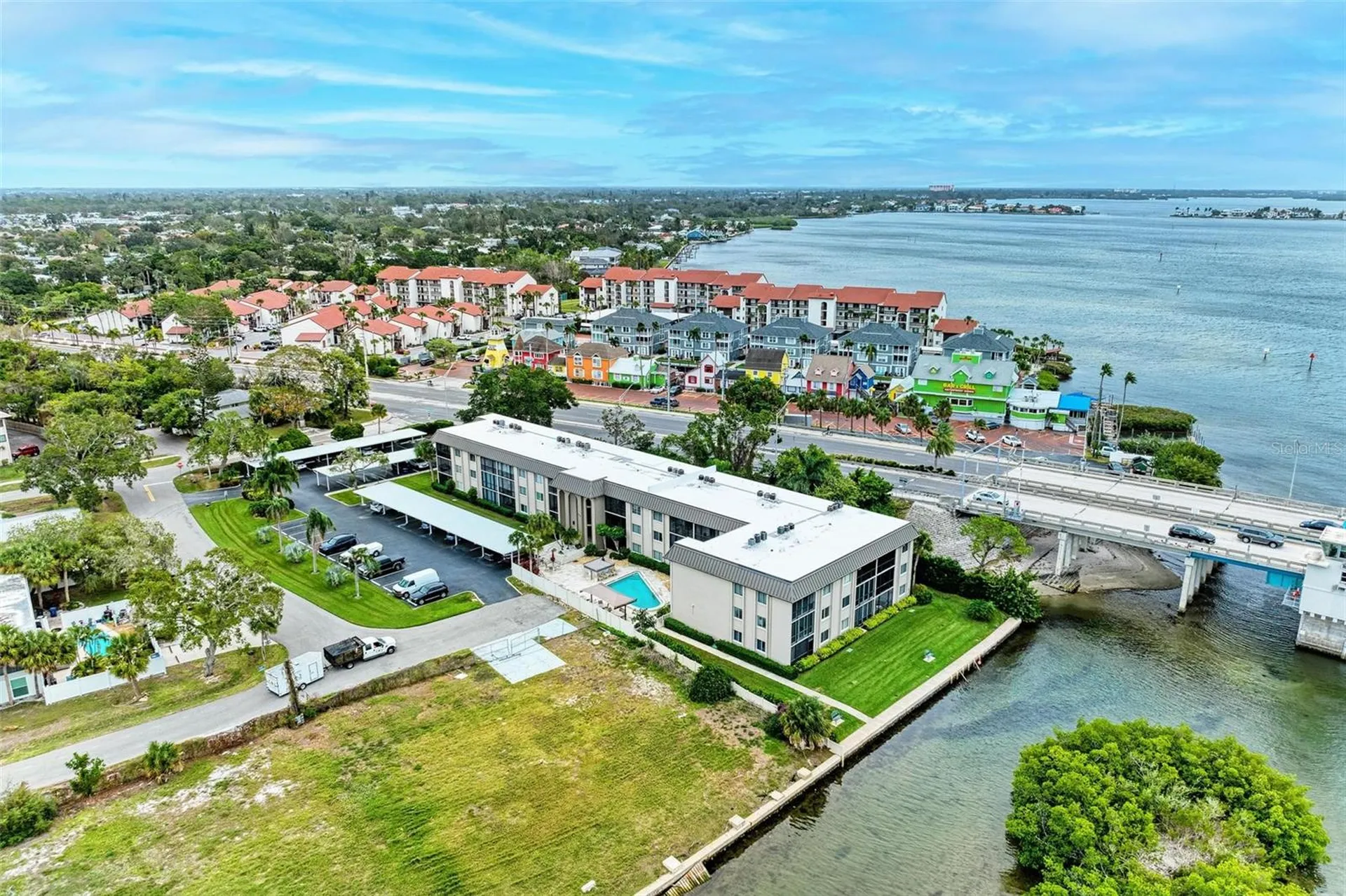 6470 Hollywood Boulevard Sarasota FL 34231