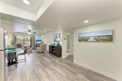 6470 Hollywood Boulevard Sarasota FL 34231
