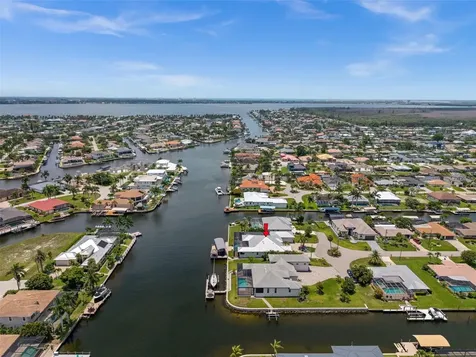 105 SW 52nd Street Cape Coral FL 33914