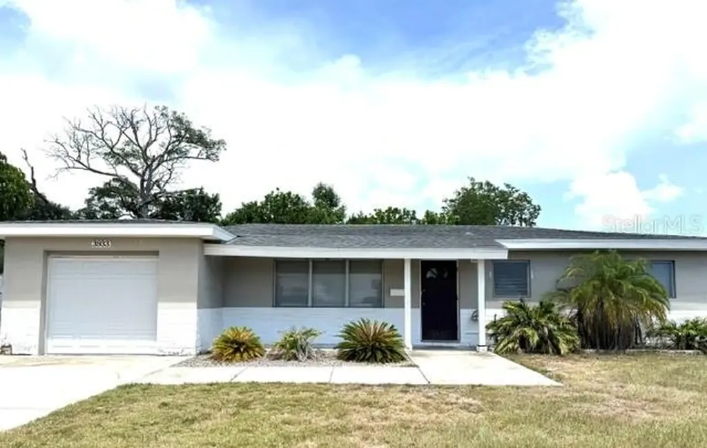 3933 58th Lane N St Petersburg FL 33709