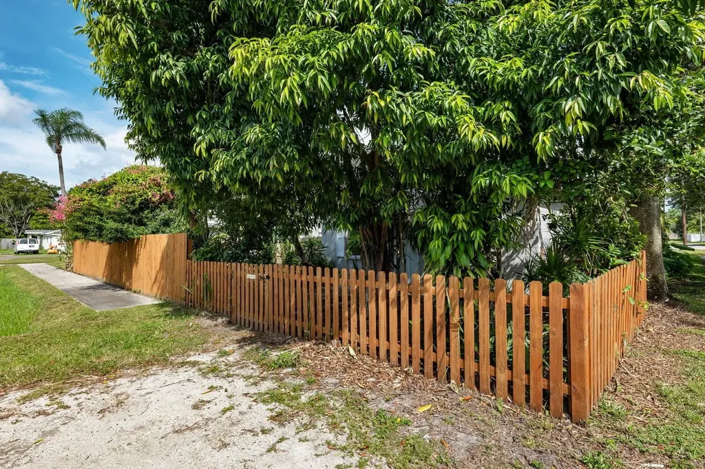 5101 37th Street N St Petersburg FL 33714