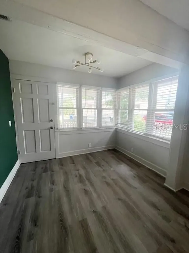 102 W Elm Street Tampa FL 33604