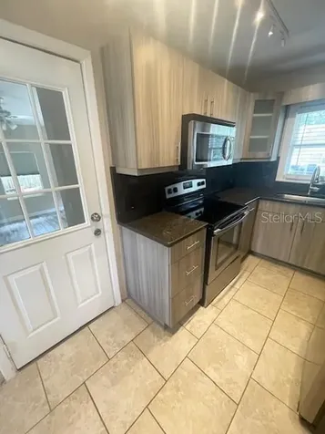 102 W Elm Street Tampa FL 33604