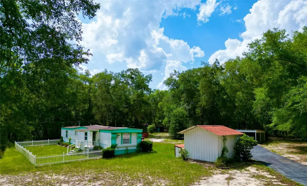 8232 Swan Lake Road Melrose FL 32666
