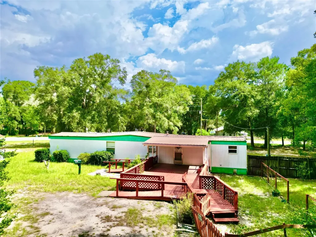 8232 Swan Lake Road Melrose FL 32666