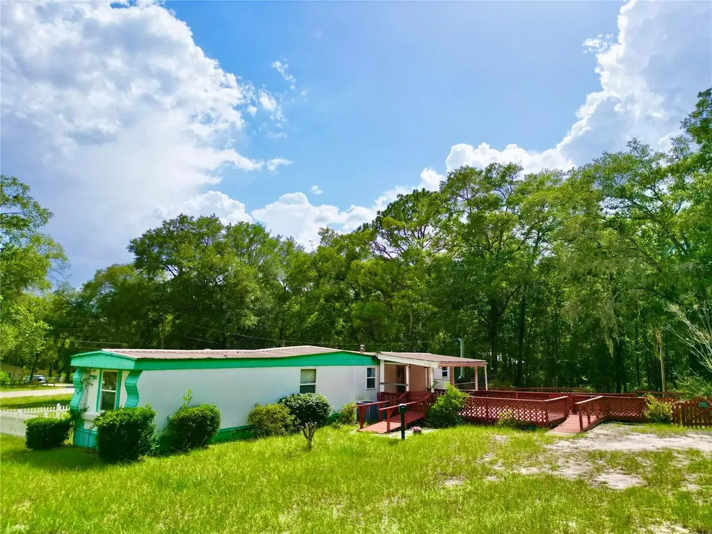 8232 Swan Lake Road Melrose FL 32666