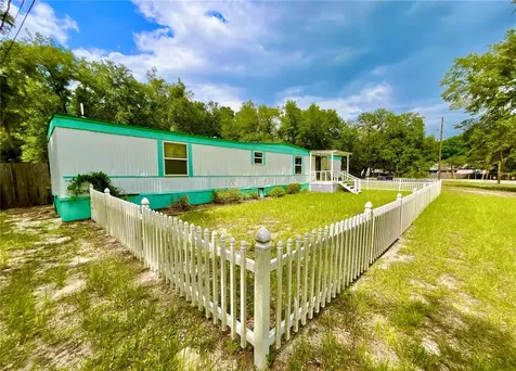 8232 Swan Lake Road Melrose FL 32666