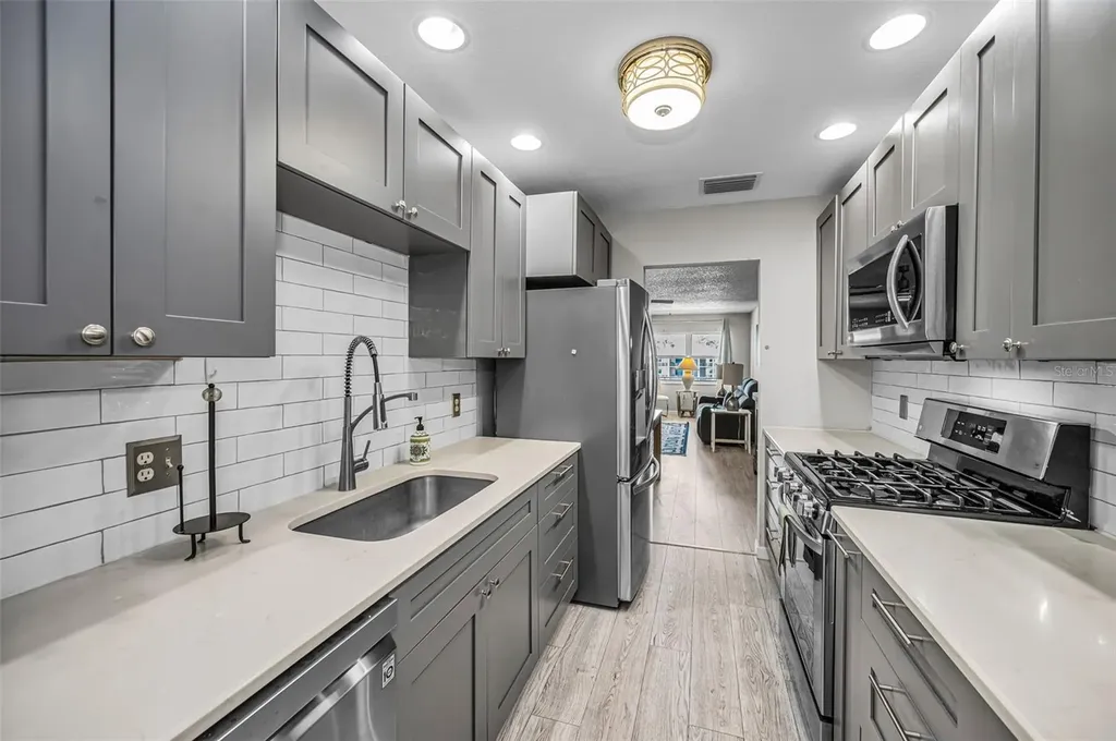 5725 80th Street N St Petersburg FL 33709