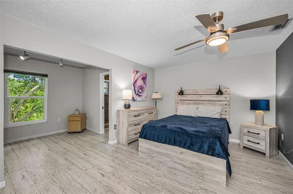 5725 80th Street N St Petersburg FL 33709