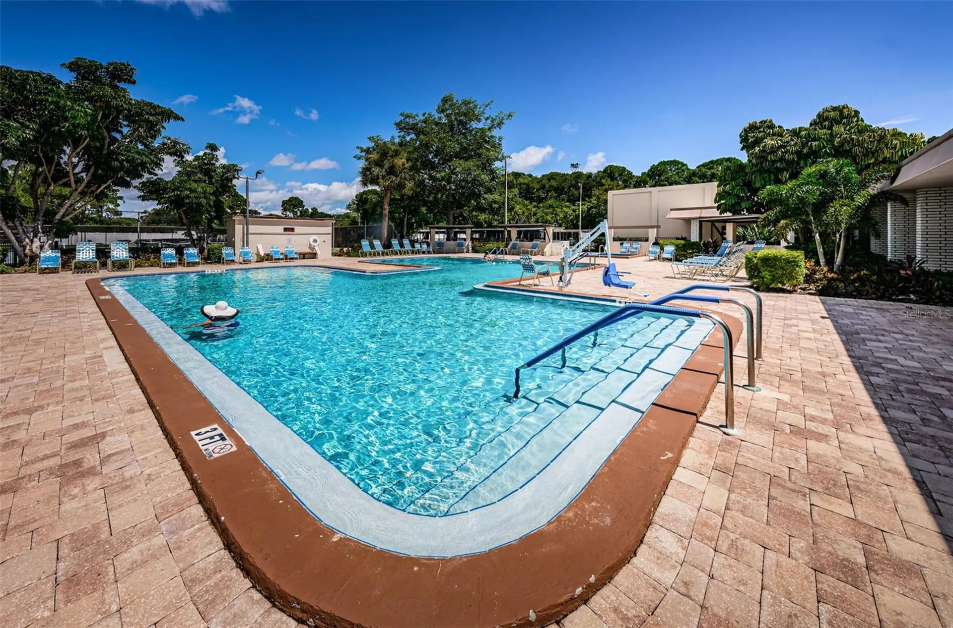 5725 80th Street N St Petersburg FL 33709