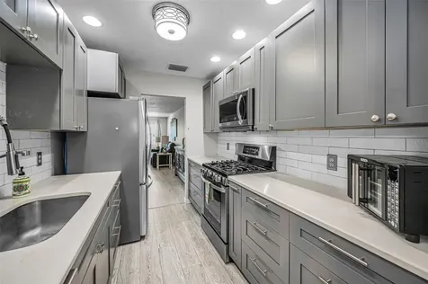 5725 80th Street N St Petersburg FL 33709