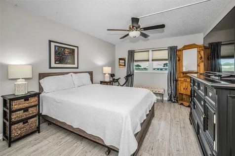 5725 80th Street N St Petersburg FL 33709