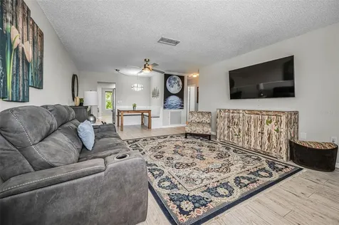 5725 80th Street N St Petersburg FL 33709