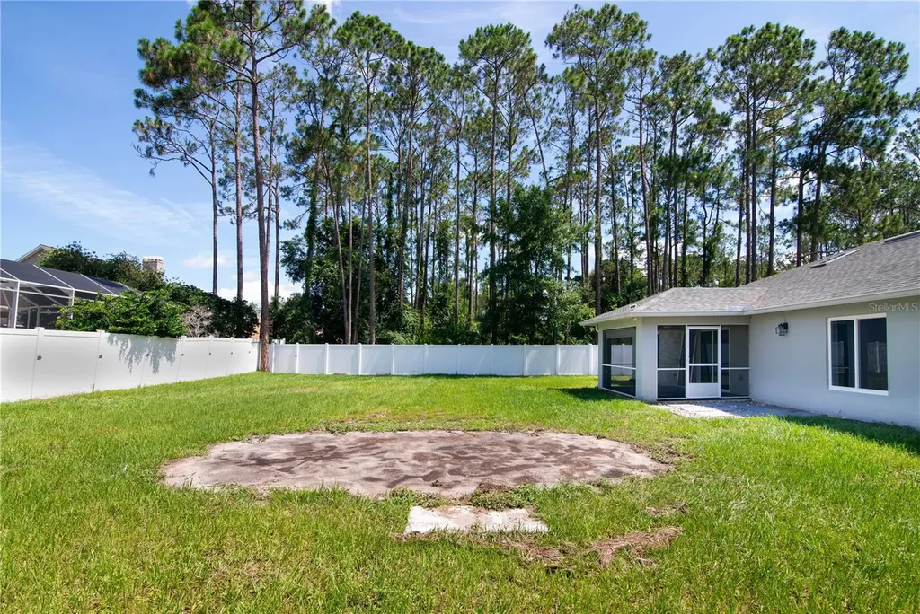 21 Lake Charles Lane Palm Coast FL 32137