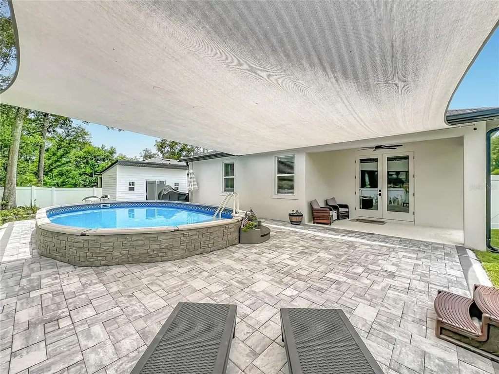 301 4th Street Geneva FL 32732