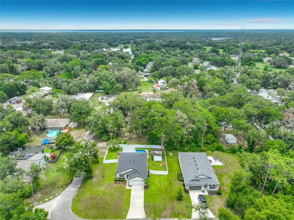 301 4th Street Geneva FL 32732