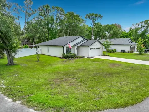 301 4th Street Geneva FL 32732