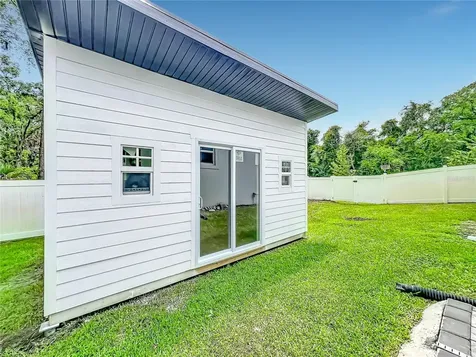 301 4th Street Geneva FL 32732