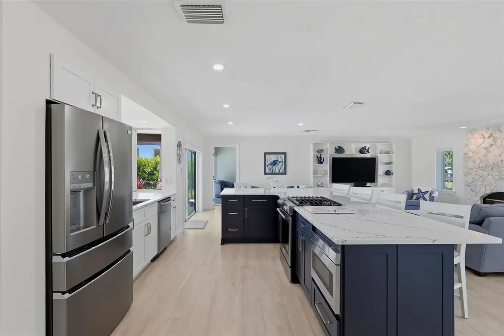 1974 Hawaii Avenue NE St Petersburg FL 33703