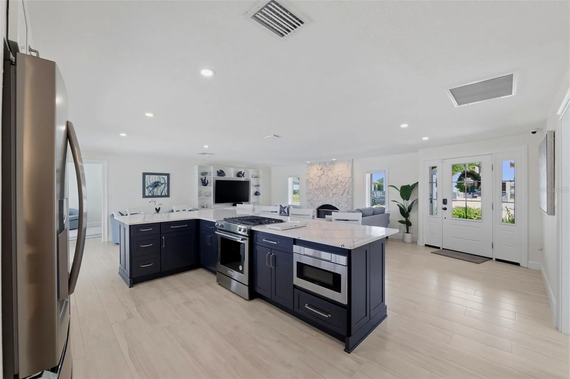 1974 Hawaii Avenue NE St Petersburg FL 33703