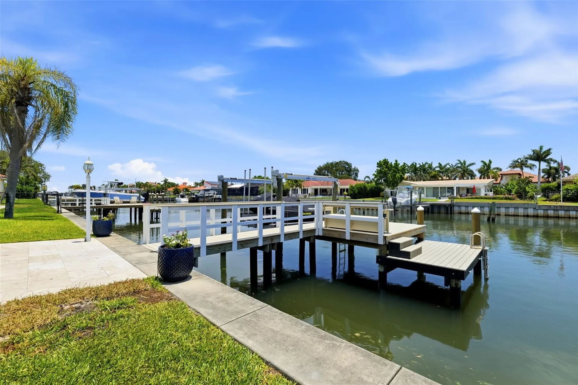1974 Hawaii Avenue NE St Petersburg FL 33703