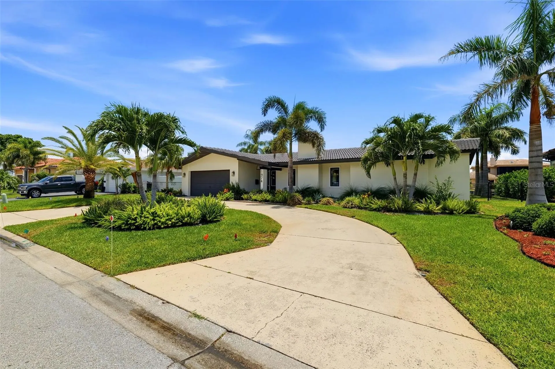 1974 Hawaii Avenue NE St Petersburg FL 33703