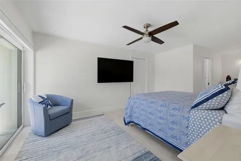 1974 Hawaii Avenue NE St Petersburg FL 33703