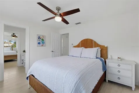 1974 Hawaii Avenue NE St Petersburg FL 33703