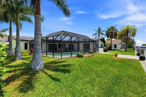 1974 Hawaii Avenue NE St Petersburg FL 33703