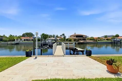 1974 Hawaii Avenue NE St Petersburg FL 33703