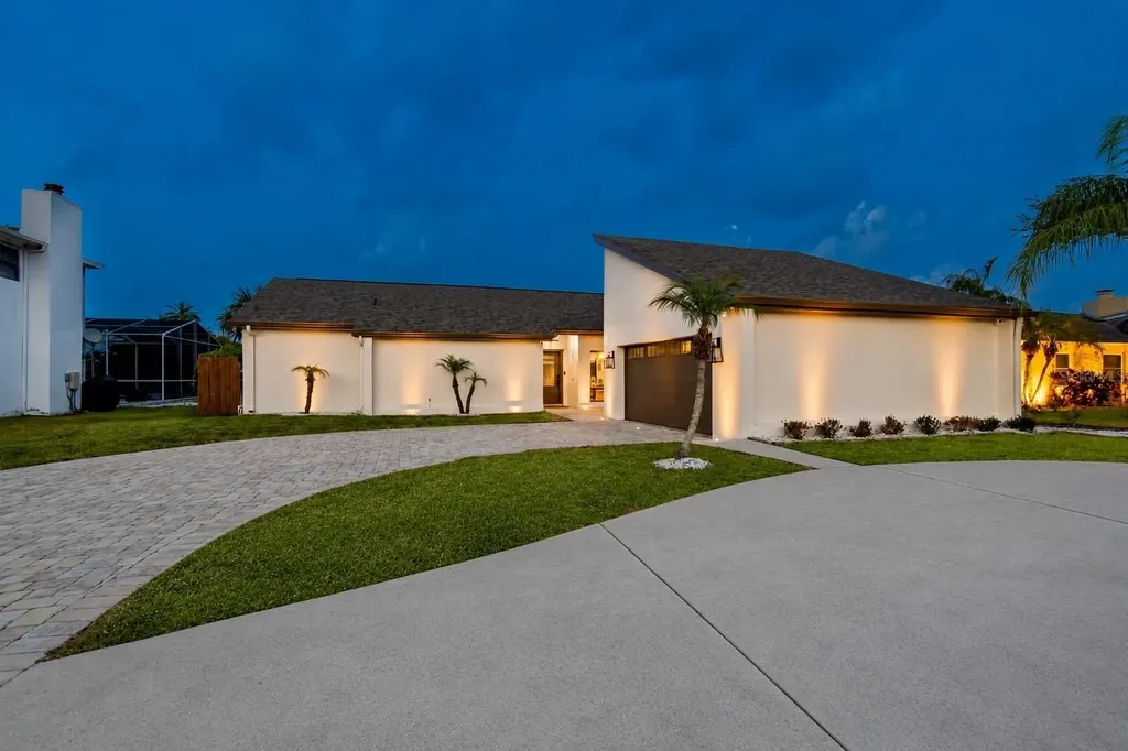 5821 Schooner Way Tampa FL 33615