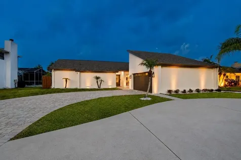 5821 Schooner Way Tampa FL 33615
