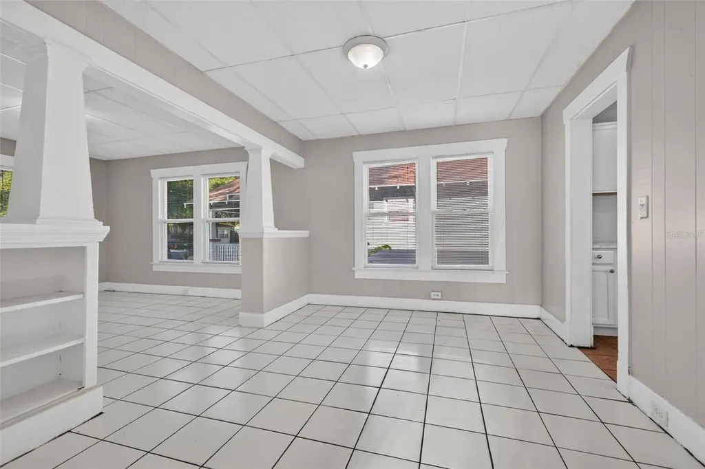 1042 8th Avenue S St Petersburg FL 33705