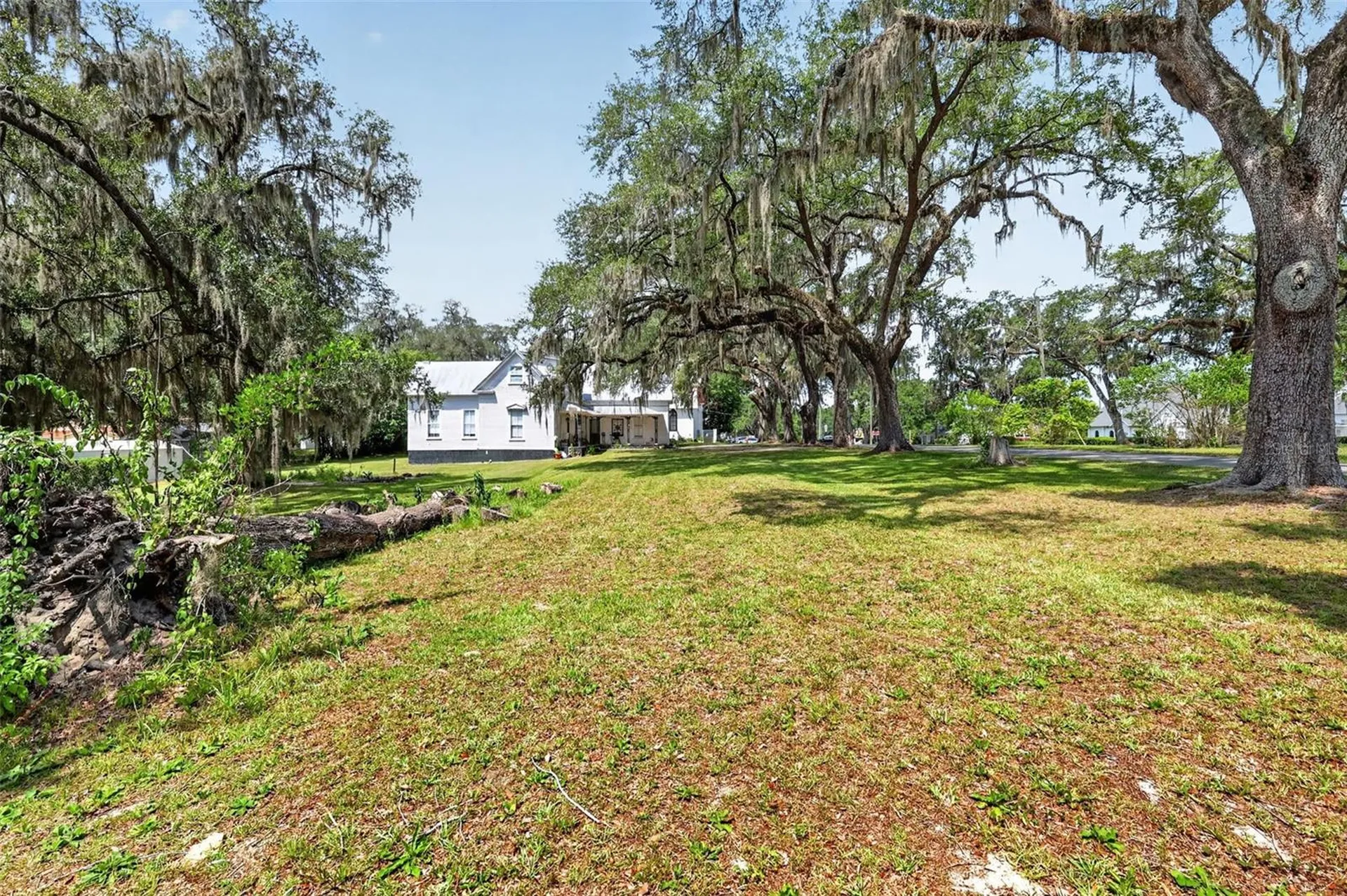 112 W Mcclendon Street Lady Lake FL 32159