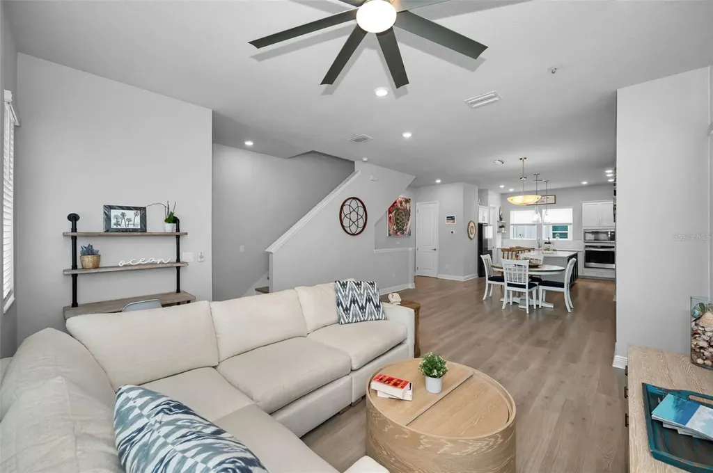 2458 Mangum Court Sarasota FL 34237