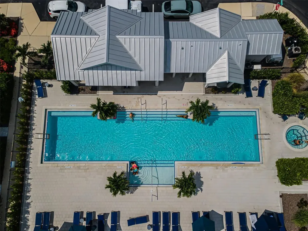 2458 Mangum Court Sarasota FL 34237